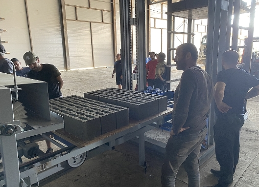 UNIK lanceert een volautomatische machinelijn voor het maken van betonblokken in het Verre Oosten van Rusland