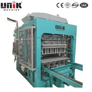 Automatische machine voor het maken van cementstenen
