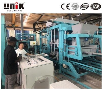 Automatische betonsteenmachine