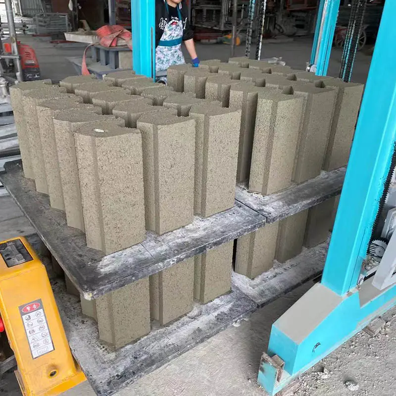 Een beginnershandleiding voor het bedienen van een automatische blokmachine