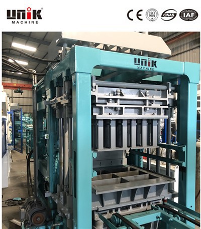 Machine-uitrusting voor het maken van blokken