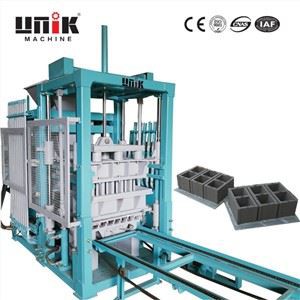 Machine voor het maken van betonblokken