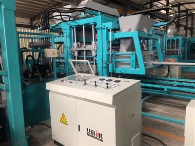 Machine voor het maken van betonnen holle blokken India