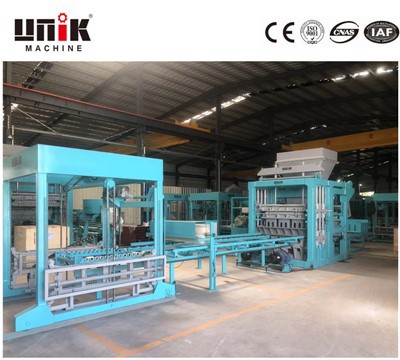 Beton in elkaar grijpende bestratingsmachine