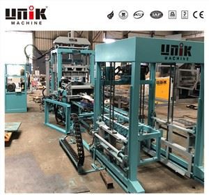 In elkaar grijpende blokken die machineapparatuur maken